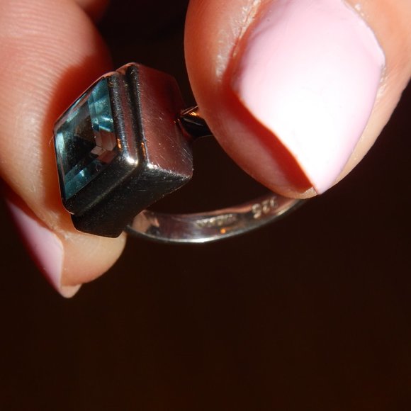Lori Bonn Blue Topaz Silver Ring - Picture 6 of 9